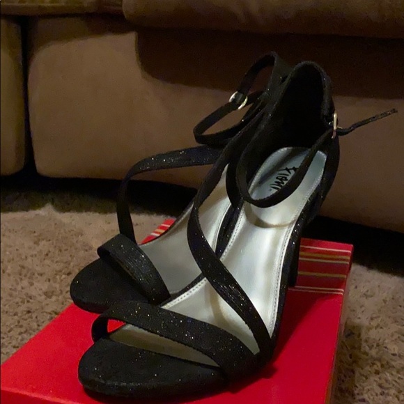 Fioni black sparkly stiletto. - Picture 6 of 8